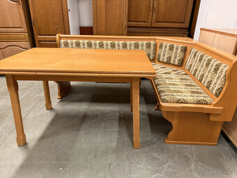 Dubová rohová lavice ,rozkládací stůl a tři židle - 2