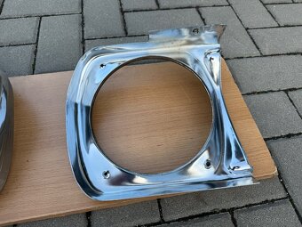 Volha Gaz 24, chromové mezikruží světel, nové - 2