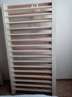 Postýlka s matrací,prostěradla,povlečení a mantinel - 2