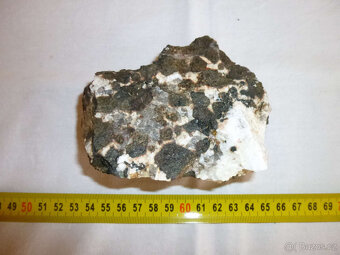 Minerál, nerost - hastingsit 4 - 2