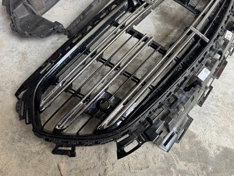 Maska Mercedes Benz E W214 - 2