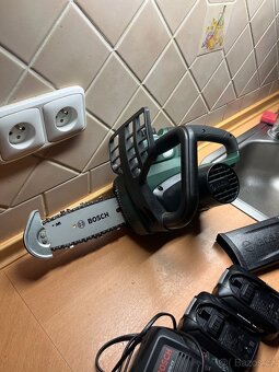 Aku řetězová pila BOSCH UniversalChain 18V - 2