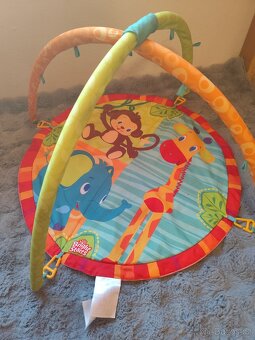 Hrazdička včetně hraček - 2