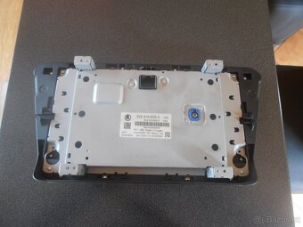 3V0 919 605 A Display navigace Superb 3 - 2
