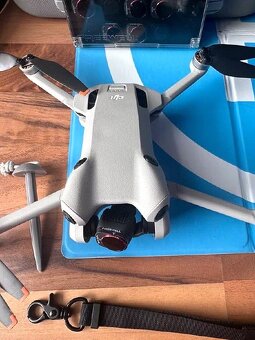 DJI Mini 4 Pro Fly More Combo - 2