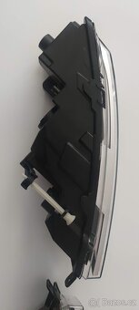 Škoda Rapid 5JA mlhovka prava led denní svíceni - 2