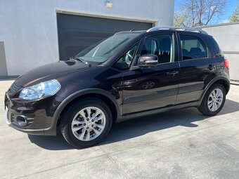 SUZUKI SX4 1,6i 88KW 1.MAJITEL 35000KM NAVIG.TAŽNÉ VYHŘ.SED. - 2