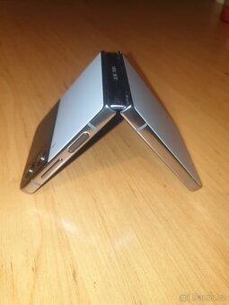 Samsung Galaxy Z FLIP 4 - 2