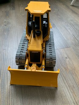 Bruder buldozer CAT - 2