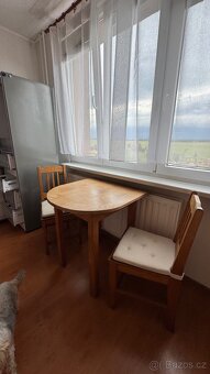 Jídelní stůl + židle z masivu - 2