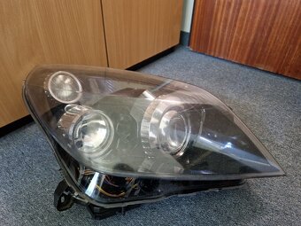 Přední světla (levé i pravé) Opel Astra H - 2