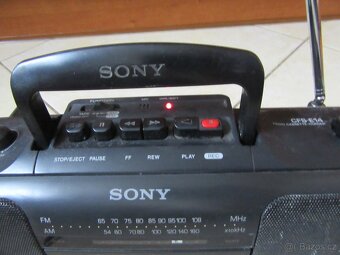 Nabízím radio Sony CFS. Radio hraje. Jen co je na foto. Nejd - 2