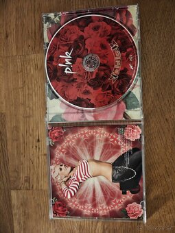 PINK - I'M NOT DEAD - 2