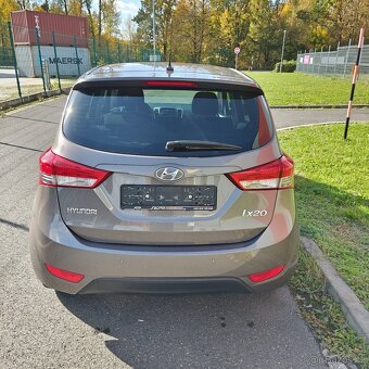 Hyundai ix20 1.6i automat 62.tis.km Švýcarsko ročník 1942 - 2