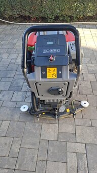 Podlahový mycí stroj s vlastním pojezdem Hako B45CL - 2