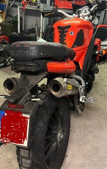 Triumph Speed Triple 1050 - 2