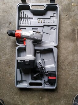 Aku vrtačka v kufru - 2