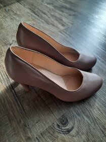 Kožené lodičky značky Clarks - nenošené - 2