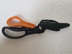 Fiskars Multifunkční nůžky Cuts More 5v1 - 2