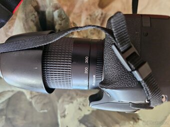 Canon EOS 2000D - 2