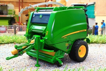 JOHN DEERE 990 MĚŘÍTKO 1:32 WIKING - 2
