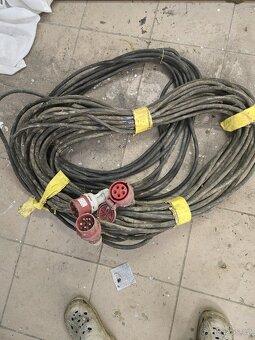 Prodlužovací kabel 345v 16a - 2