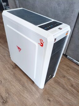 Ryzen 7 5800X3D + RX 7800XT - 2