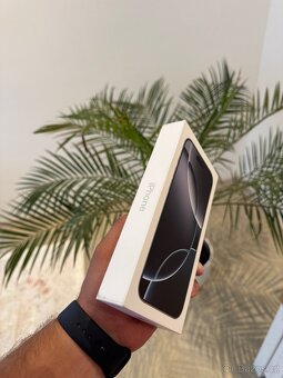iPhone 16 Pro Max 256 GB White Titanium Nový - 2