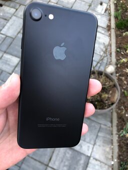 iPhone 7 32Gb...opotřebený stav...100% baterie - 2