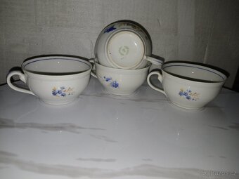 Staré 4 čajové šálky bez taliřku - 2