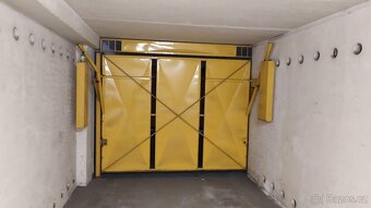 Garáž k pronájmu na Olšanském nám, Praha 3 - 2