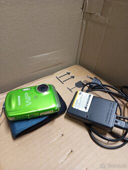 FUJIFILM  FINEPIX  Z33WP - 2