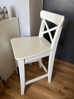 Barová stolička s opěrkou, bílá - 2