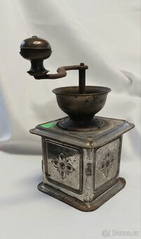 Mlýnek na kávu - 2