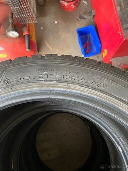 Zimní Pneu Goodyear R 18" - 2