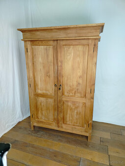 Velká masivní skříň - TEAK - 2