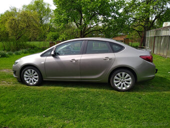 Opel Astra Notchback 1.6 (2017) - 2