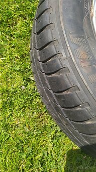 Jedno kolo z feldy Barum 165/70 R13 79T - 2