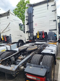 Prodám tahač Volvo FH 460 lowdeck r.v 11/2015 najeto 946000K - 2