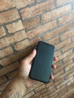iPhone XR - 2