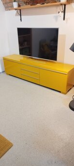 tv stolek IKEA BESTA - 2