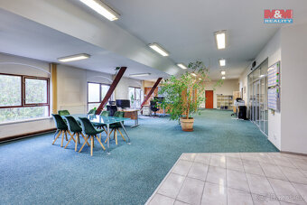 Prodej výrobního objektu, 1048 m², Králův Dvůr, ul. Tovární - 2