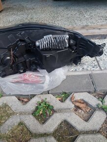 Predni svetlo Jaguar XJ temer NOVE - 2