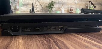 Ps4 pro - 1TB - 2