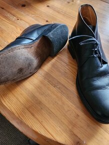 Černé elegantní pánské kotníkové boty BAŤA - 2