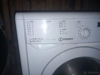 Pračka Indesit - 2