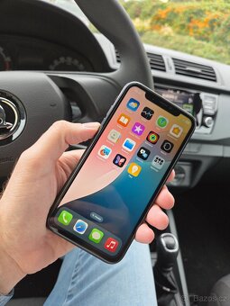 iPhone Xr 64gb Black, baterie 79% - 2