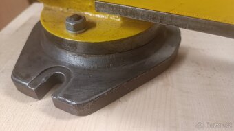 Otočný strojní svěrák - 2