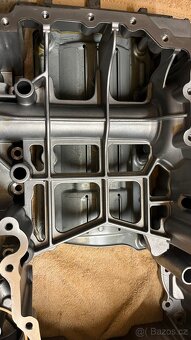 Horní olejová vana BMW N63B44 - 2