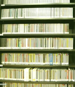 CD Z 90. LET --- ZE ZRUŠENÉ PRODEJNY HUDEBNÍCH NOSIČŮ - 2